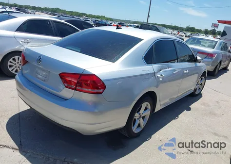 2012 Volkswagen Passat 2.5L Se z USA, uszkodzony, nr VIN 1VWBH7A32CC058081